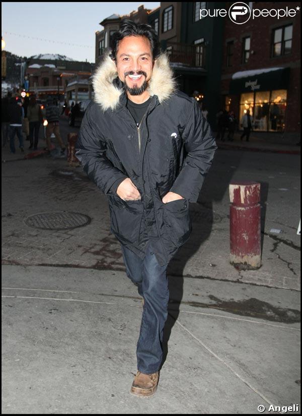 Le charmant Benjamin Bratt s'est laissé pousser le bouc pour sa venue au Festival de Sundance. Mais qui va s'en plaindre ?! 