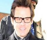La star Jim Carrey, venu au Festival de Sundance sans sa jolie moitié Jenny McCarthy, affiche un style élégant tout en étant décontracté.