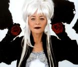 Charlotte Rampling pose en personnage de manga pour l'artiste Jacques Bosser