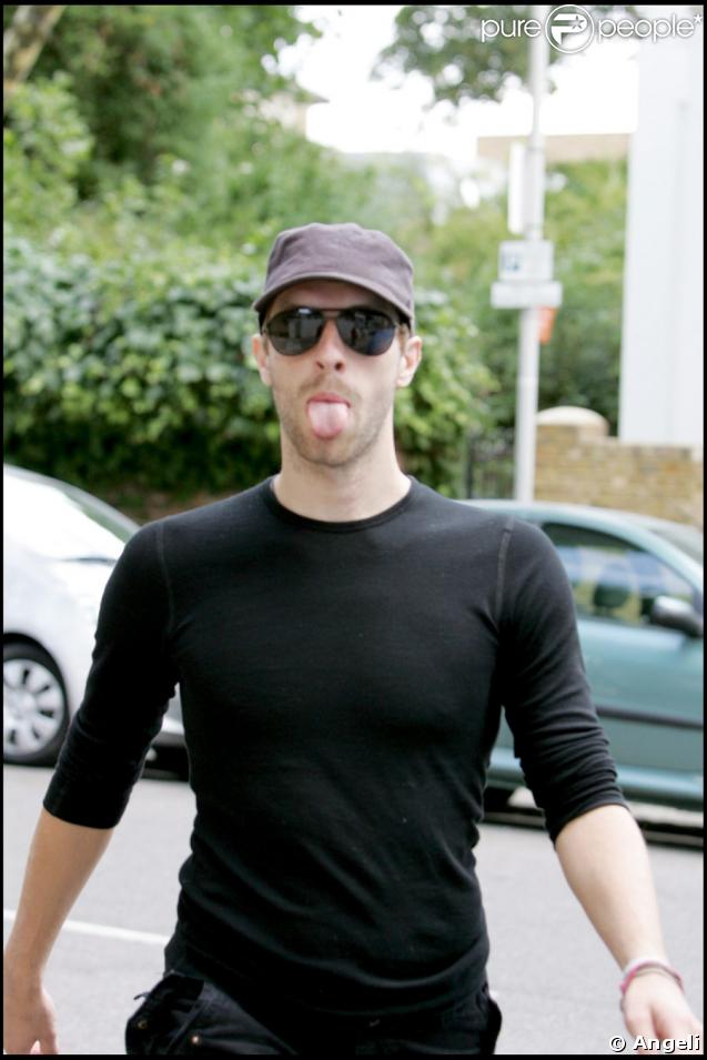 161560-chris-martin-637x0-1.jpg