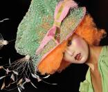 Zoom sur ce modèle verdoyant de la collection printemps-été 2009 de John Galliano. 