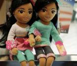 Les filles de Barack Obama, tranformées en poupées...