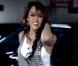 Miley Cyrus dans le clip Fly on the wall