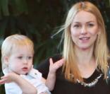 Naomi Watts et son premier enfant, Alexander