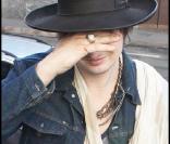 Pete Doherty quitte les locaux d'Europe 1... c'est bien mais pas top