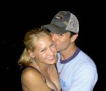 Le beau latino et la belle des courts de tennis ? Ils ne brillent pas toujours par leurs succès professionnels mais forment un joli couple. Enrique Iglesias, 33 ans, et Anna Kournikova, 27 ans, sont ensemble depuis 6 ans.