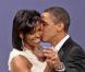 Couple ultra médiatisé en 2008 formé par l"homme le plus puissant du monde Barack Obama, 47 ans et sa femme Michelle, 45 ans, il véhicule l"image de la famille parfaite avec leurs filles Malia Ann et Natasha. Yes they can !