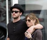 Britney Spears, Cameron Diaz, Scarlett Johansson... Justin Timberlake 28 ans, ne se refuse rien. Depuis 2007, il est l'amoureux de Jessica Biel, 26 ans,  l'héroïne de 7 à la maison, belle-fille modèle pour sa môman 