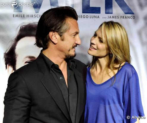 Le rebelle Sean Penn, 48 ans, avait été l'homme des chanteuses Madonna et Jewel. En 1996, c'est Robin Wright, 42 ans, qu'il choisit et ils ont 2 enfants. Malgré des problèmes en 2007, le couple est toujours uni.