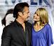 Le rebelle Sean Penn, 48 ans, avait été l"homme des chanteuses Madonna et Jewel. En 1996, c"est Robin Wright, 42 ans, qu"il choisit et ils ont 2 enfants. Malgré des problèmes en 2007, le couple est toujours uni. 
