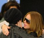 Last night a dj saved my life... Une chanson autobiographique pour Lindsay Lohan ? Après cures de désintox et anorexie, la comédienne de 22 ans a trouvé l'amour auprès de la djette Samantha Ronson, 31 ans 