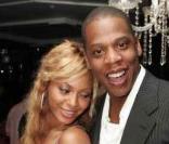 Le rappeur et sa muse, un couple évident quand il s'agit de Jay-Z et Beyoncé, 39 et 27 ans. Bien que très discrets, ils se sont finalement mariés en 2008. Rihanna et Chris Brow semblent avoir copié sur le stratégie de communication...