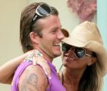 Les rois de la pose photo parfaite s'appellent David et Victoria Beckham ! A 33 et 34 ans, ils sont les plus posh des people. Ils se marient en 1999 et ont 3 petits garçons top fashion évidemment.