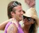 Les rois de la pose photo parfaite s"appellent David et Victoria Beckham ! A 33 et 34 ans, ils sont les plus posh des people. Ils se marient en 1999 et ont 3 petits garçons top fashion évidemment.