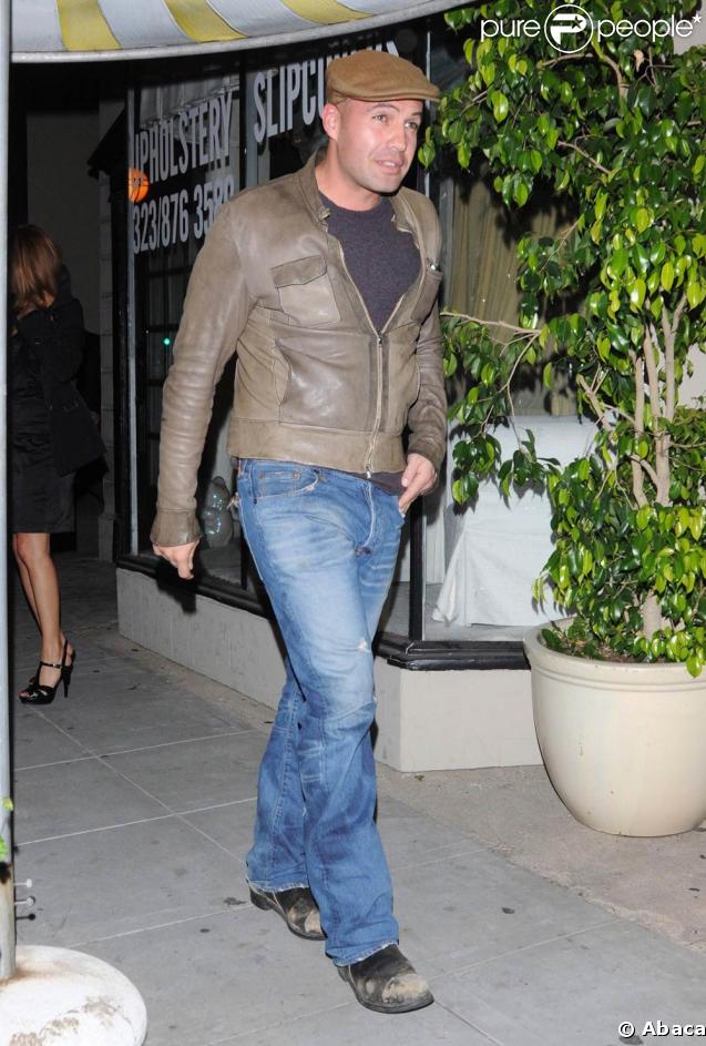 Billy Zane sort à L.A avec sa nouvelle conquête. 04/02/09