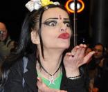 La chanteuse allemande la plus allumée de la planète, Nina Hagen, n'a décidément rien perdu de son extravagance ! 