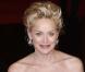 Aux BAFTA, Sharon Stone, merveilleuse dans sa robe bustier signée Dior 