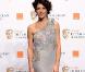 Aux BAFTA, Marisa Tomei porte une robe asymétrique signée Fendi Clutch 