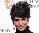 Aux BAFTA, Gemma Arterton a choisi un look Dior avec cette robe noire 