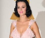 Katy Perry, très jolie aux Grammys, est repartie sans le moindre prix...