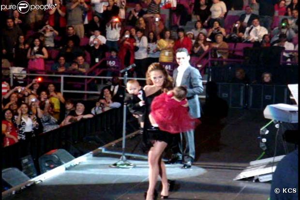 Marc Anthony et Jennifer Lopez montrent à la foule leurs bébés Max et Emme