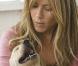 VIDEO : Quand la jolie Jennifer Aniston... tombe sous le charme d'un ami à poils !