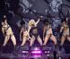 Vient ensuite nominée deux fois la Queen of Pop, Madonna, d'abord pour cette chorégraphie très légèrement vêtue à New-York, en 2008...