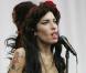 Enfin, on ne pouvait clôturer ces nominations des meilleures performances sur scène sans Amy Winehouse, qui offre à chacun de ses concerts un spectacle inoubliable au public, à base de strip-teases...