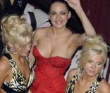 Hugh Hefner : encore une soirée polissonne avec ses copines, lors du festival de la chanson italienne