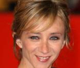 Sylvie Testud, 38 ans, aime le cinéma mais aussi la littérature - elle a écrit 3 livres. On l'a aussi vu dans la peau du double romanesque d'Amélie Nothomb dans Stupeur et tremblements 