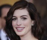 Véritablement découverte dans Le diable s'habille en Prada, Anne Hathaway, 26 ans, a tout d'une jeune première romantique. 