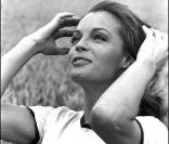 Eh oui, la ressemblance est frappante ! Yvonne Catterfeld sera Romy Schneider dans le biopic consacré à la vie de l'actrice autrichienne dont le tournage débute bientôt. 