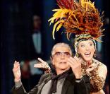 Roberto Cavalli en charmante compagnie sur le plateau d'une émission italienne 