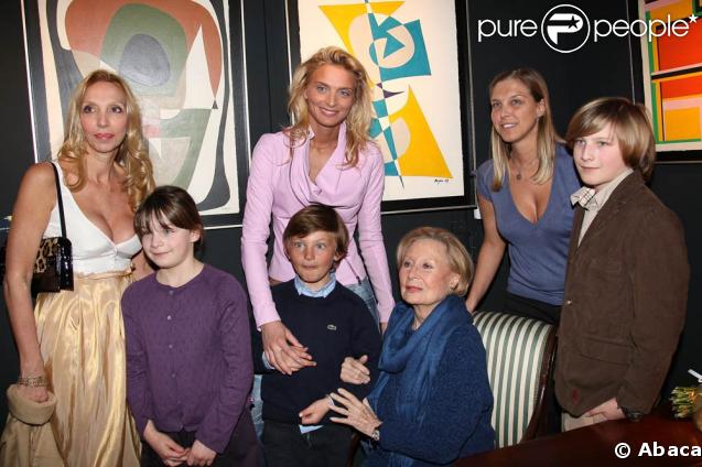 Sylvie Elias, Sarah Marshall, Zoltan et Déborah Marshall, à l'anniversaire de Michèle Morgan. 02/03/09 