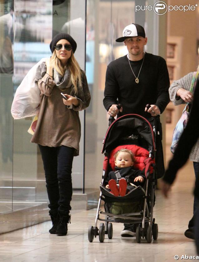 Nicole Richie, Joel Madden et Harlow en balade à Los Angeles en février 2009 