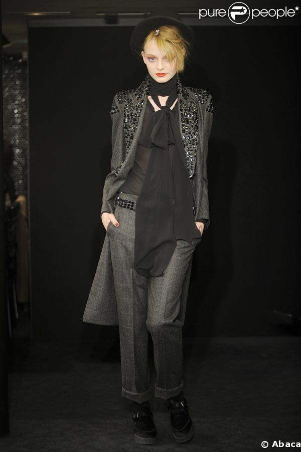 La collection de prêt-à-porter automne/hiver 2009-2010 de la styliste Sonia Rykiel, présentée le 8 mars 2009, lors de la Fashion Week parisienne.