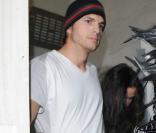 Demi Moore et Ashton Kutcher, le 9 mars 2009, à la sortie du centre de la Kabbale de Beverly Hills...