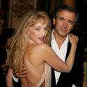 Arielle Dombasle parle de son documentaire sur le désir : "J'ai imaginé que je pourrais peut-être filmer le sexe de mon mari" !