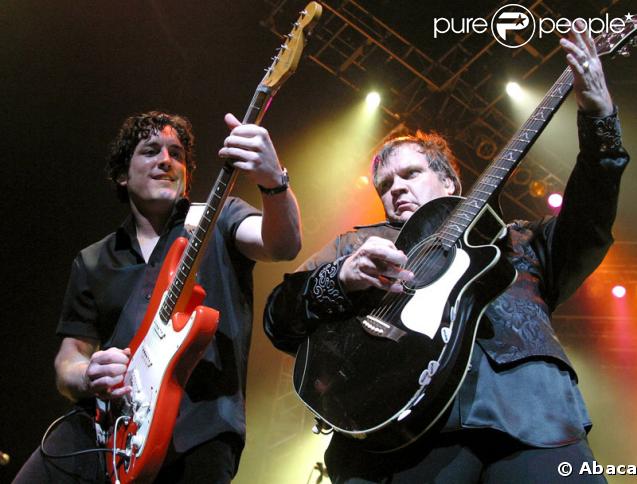 Meat Loaf lors d'une performance en Allemagne en 2003 