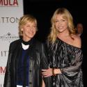 Ellen DeGeneres reçoit sa femme Portia de Rossi dans son show et célèbre leurs 7 mois de mariage ! Regardez !