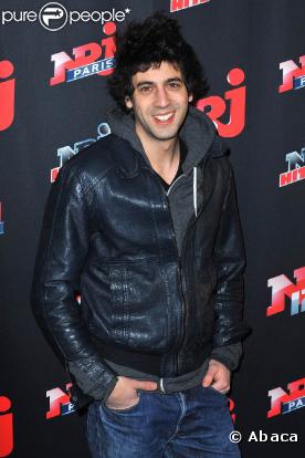 Le comique et comédien Max Boublil, au VIP Room Theatre, à l'occasion du quatrième anniversaire de NRJ 12, à Paris, le 18 mars 2009 !