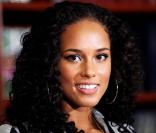 Alicia Keys rendant visite aux élèves du lycée Dunbar à Washington pour la célébration du mois des femmes de l'Histoire le 19 mars 2009