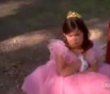 Eva Longoria et la petite Madison De La Garza dans un extrait d'un épisode de Desperate Housewives saison 5