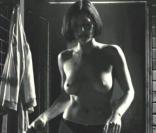 Carla Gugino absolument divine, dans une scène du très réussi Sin City, de Robert Rodriguez, en 2005 !