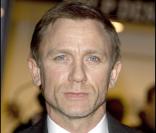James Bond ne rigole pas avec les ongles sales