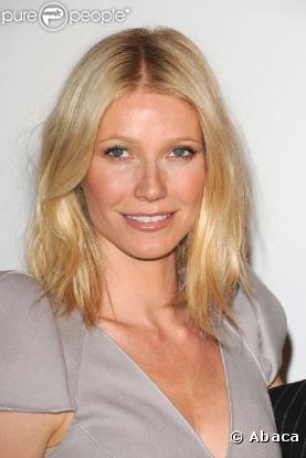 Gwyneth Paltrow juste magnifique, au LACMA de Los Angeles, à l'occasion de l'avant-première de "Valentino : The Last Emperor", qui s'est tenue le 1er avril 2009 !