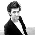 Manu Larrouy, chanteur "à la coule"... en concert et en images ! Regardez !