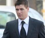 Steven Gerrard plaide non coupable...