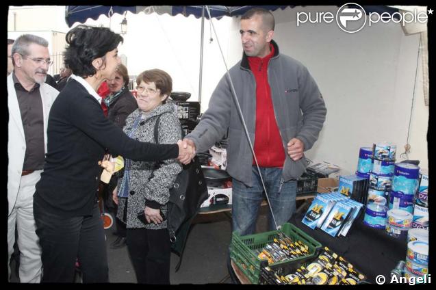 Rachida Dati sur le marché de Sucy
