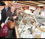 Rachida Dati sur le marché de Sucy